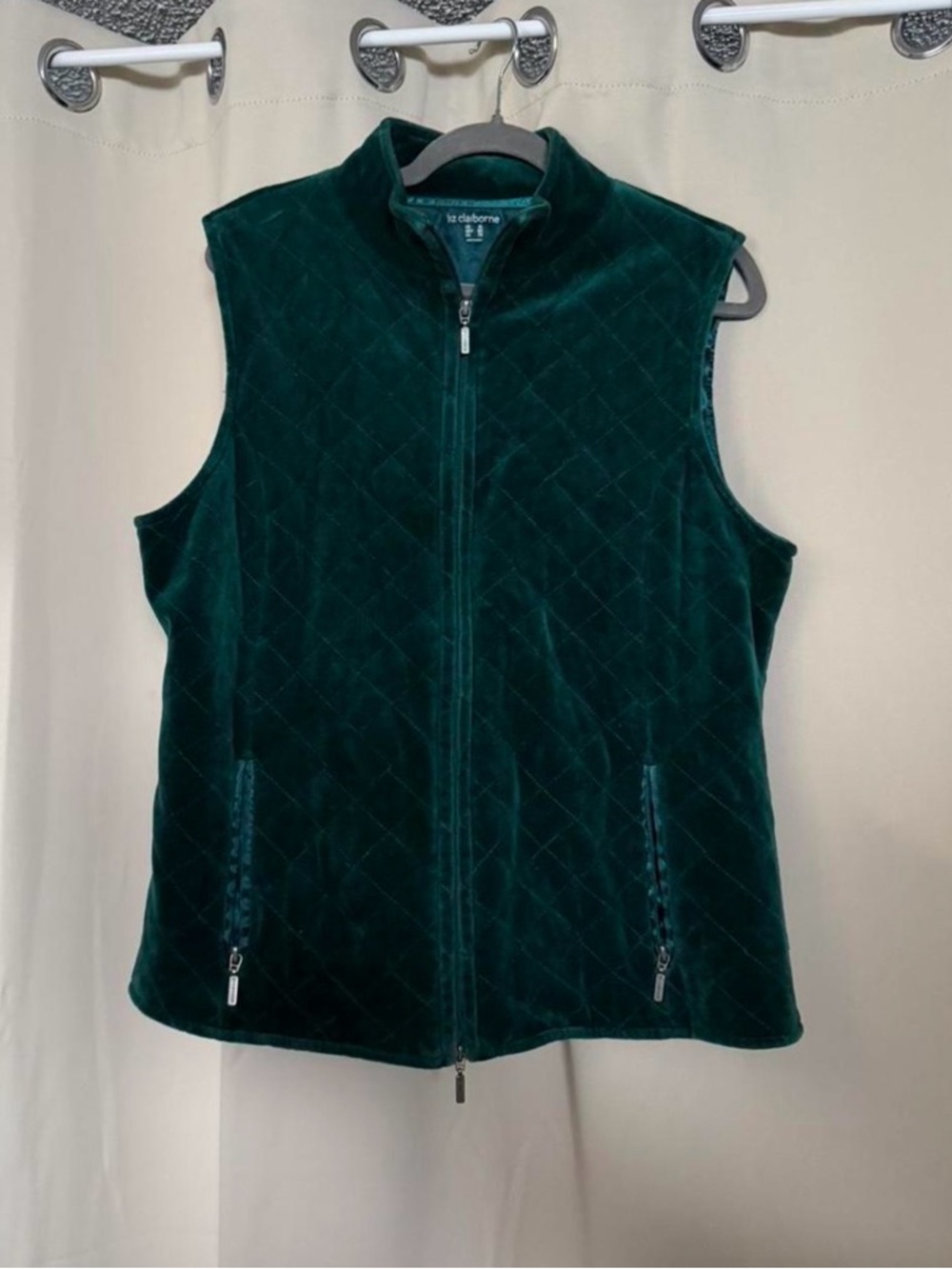 Liz Claiborne Quilted Velvet Vest in Emerald Green